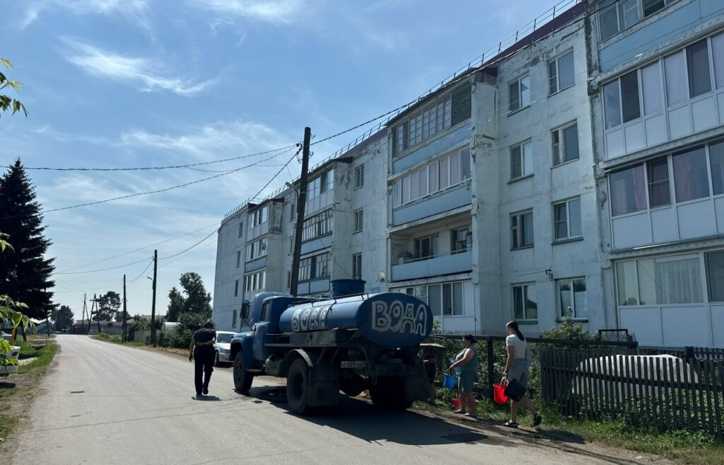 Тара осталась без воды из-за аварии на водозаборе: онлайн-трансляция